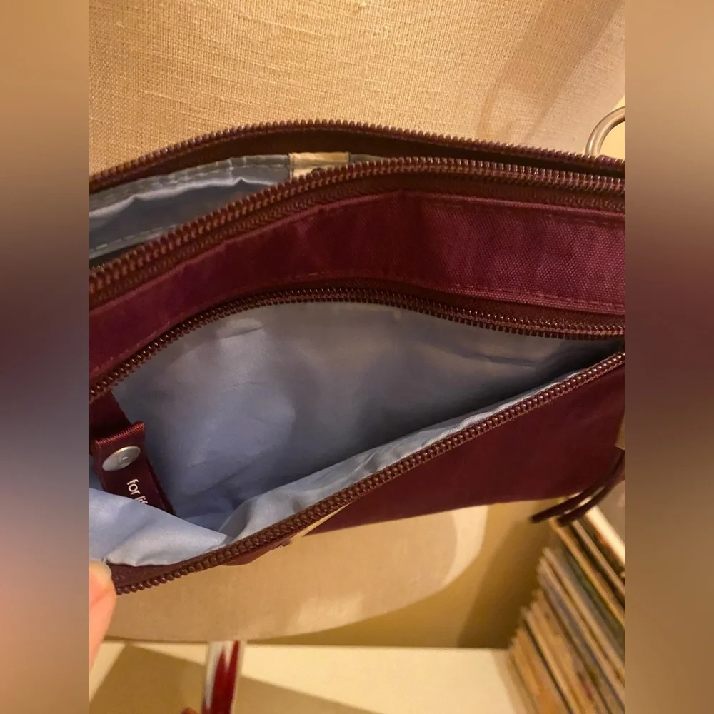 Baggalini plum adjustable Crossbody Bag organizer - Picture 5 of 9